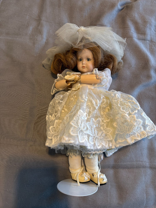 Vintage Porcelain Bride Doll Jointed Arms White Embroidered Lace Dress Tulle Vei