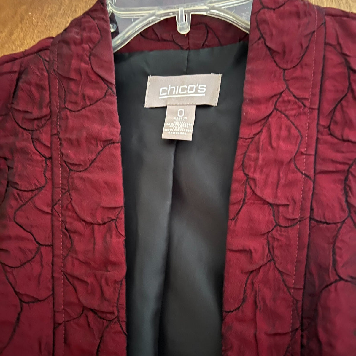 Chico's Jacket Size 0 Burgundy Textured Petal Jacquard S 4/6