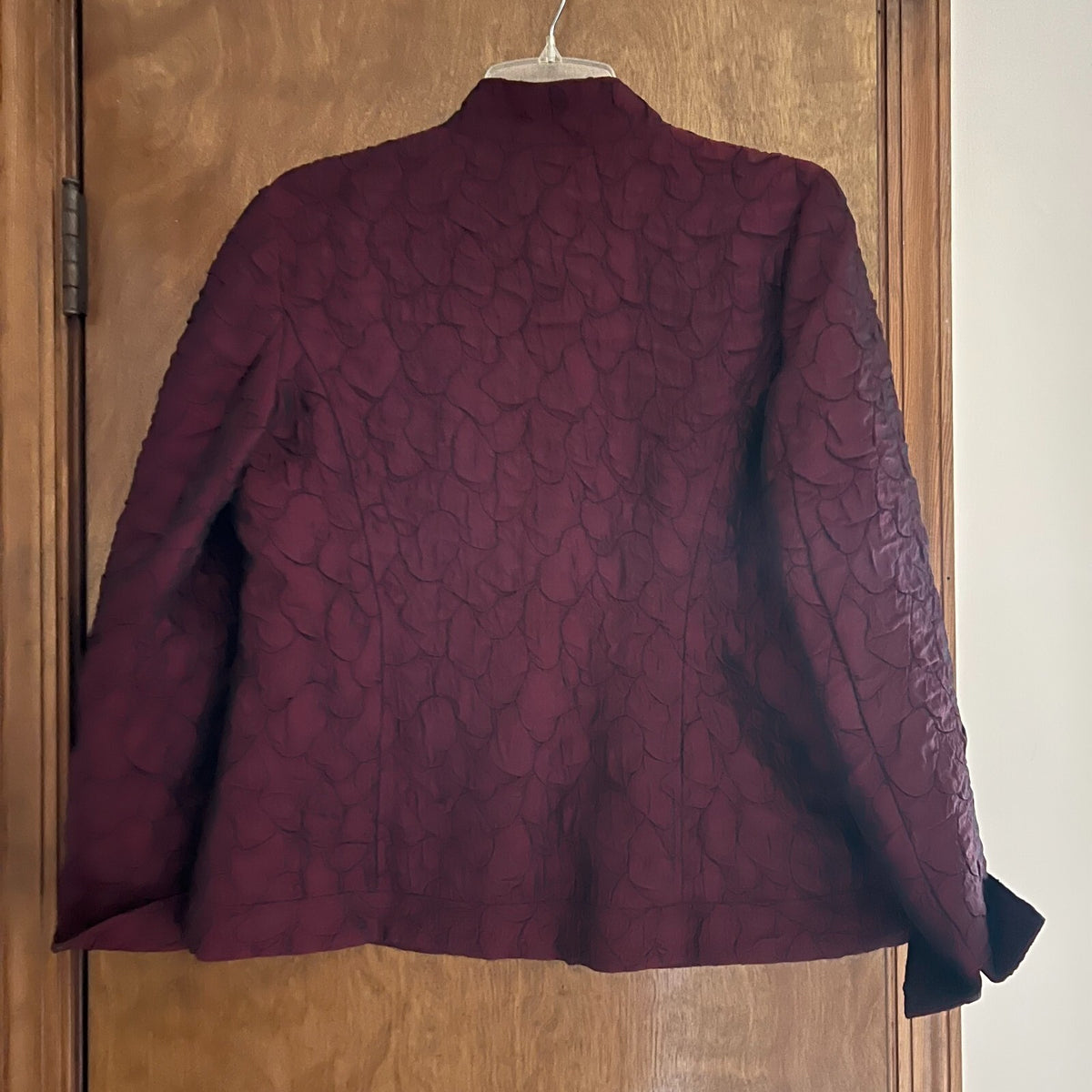 Chico's Jacket Size 0 Burgundy Textured Petal Jacquard S 4/6