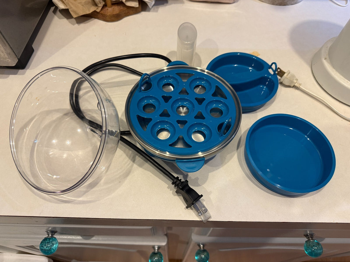 Electric Egg Cooker 7 Egg Boiler Poacher Omelet Maker Steamer Blue NEW Unused