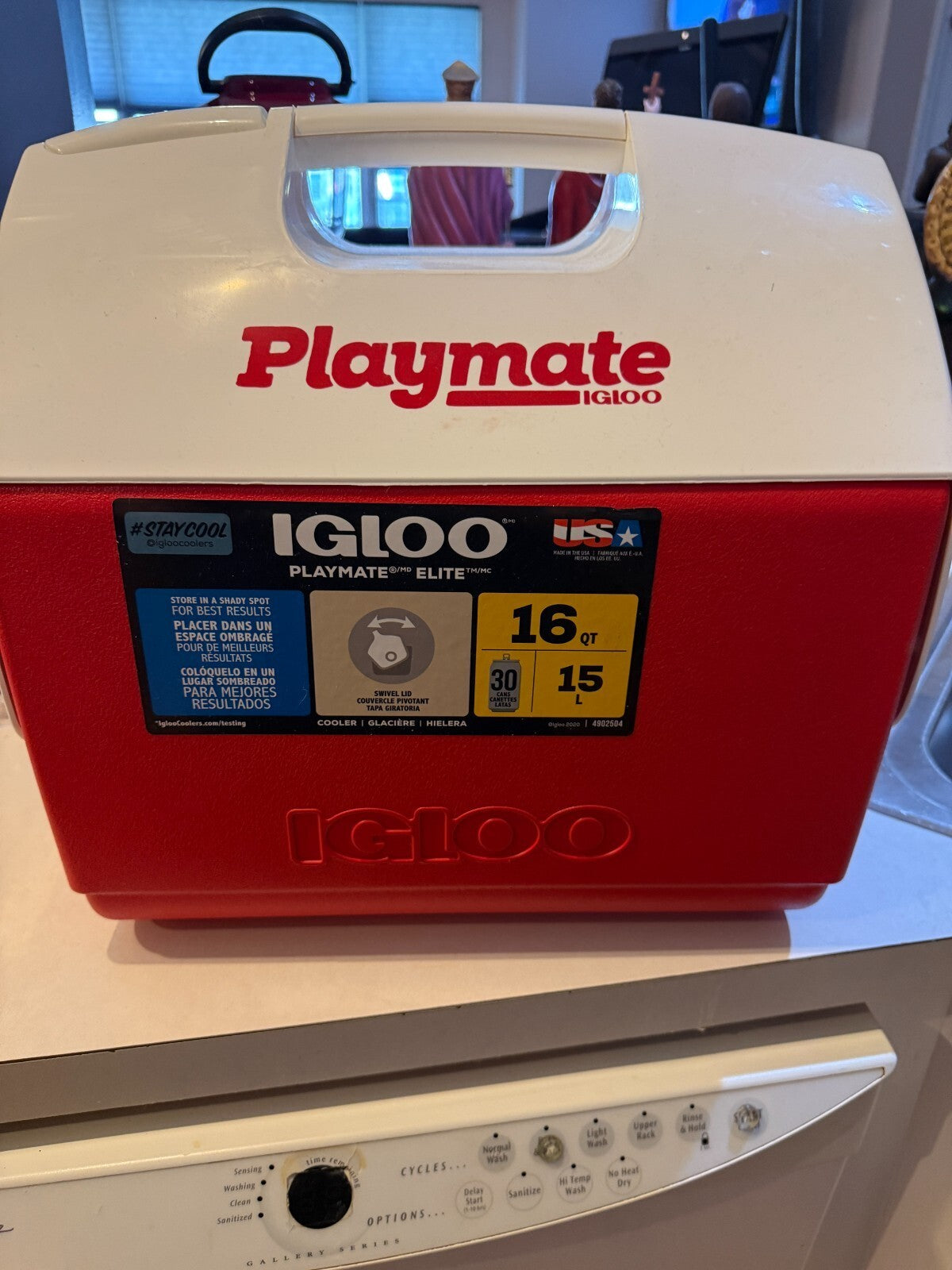 Igloo Playmate Elite 16 Qt Cooler Red White Swivel Lid 30 Can Made in USA NEW Un