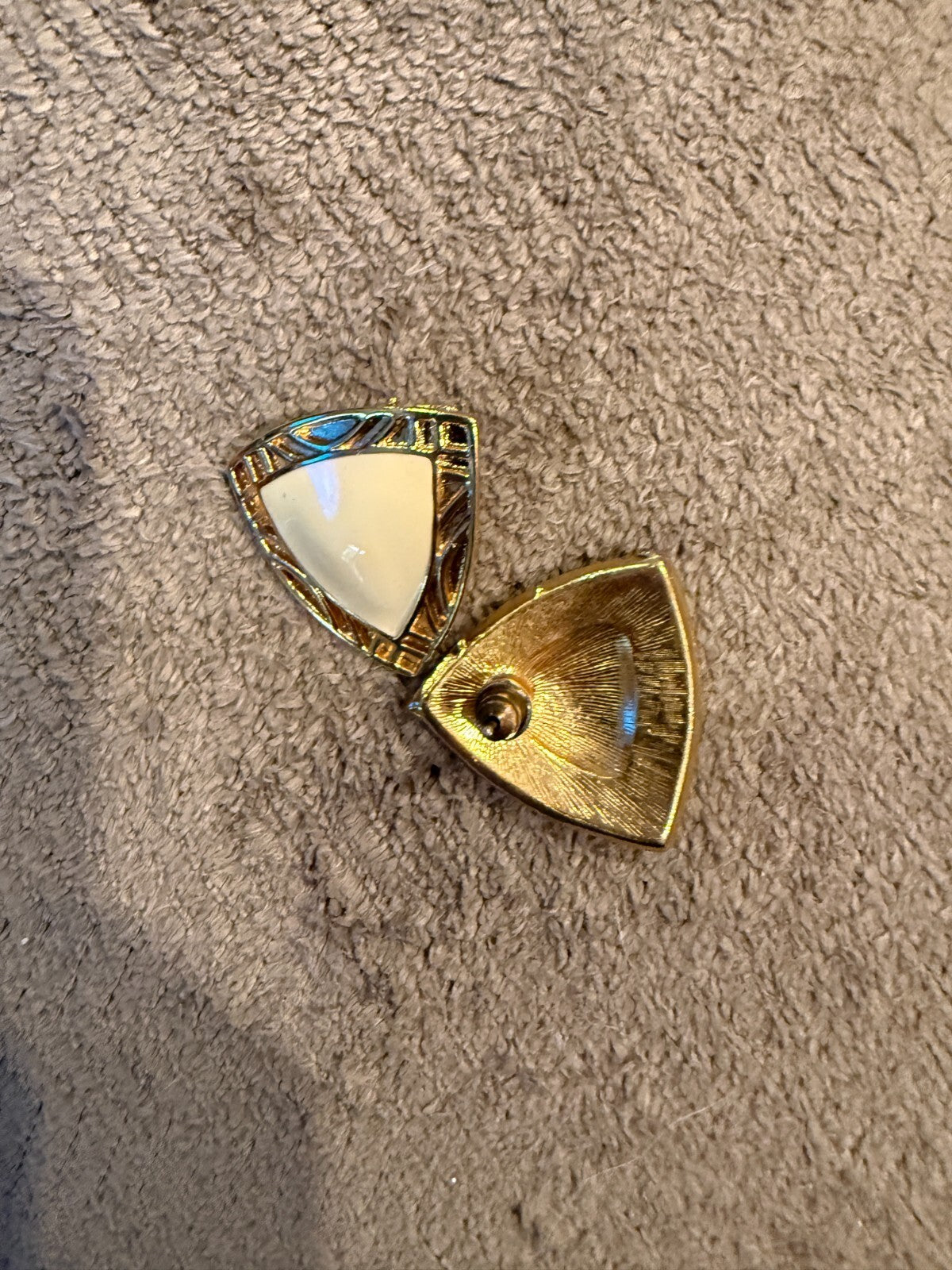 Vintage 80s Cream Enamel Gold Tone Triangle Shield Earrings Pierced Art Deco Sty