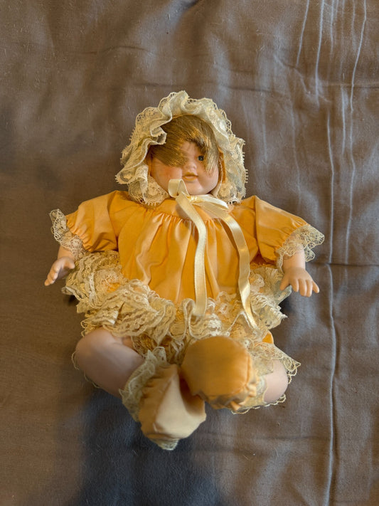 Vintage Porcelain Baby Doll Peach Dress Lace Bonnet Booties Blonde Blue Eyes Sit